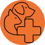 Un cerchio arancione con semplici contorni neri di un cane e di un gatto, sovrapposti dietro il simbolo di una croce medica, rappresenta l'assistenza veterinaria o i servizi sanitari per animali domestici.